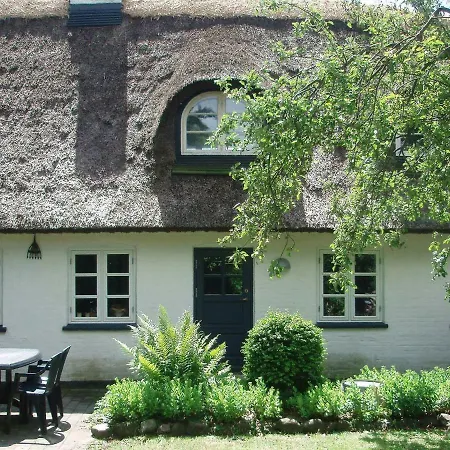 Two-bedroom Holiday In Tatil Evi *